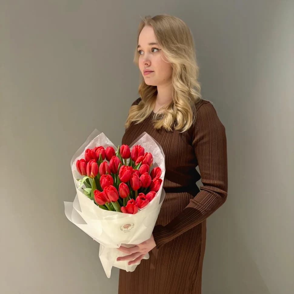 Монобукет из красных тюльпанов