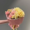 Сборный букет с гортензией, розой и диантусами