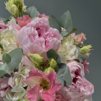 Букет невесты с пионами и гортнзией