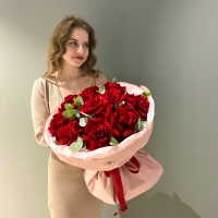 Монобукет из вывернутой розы и эвкалиптом