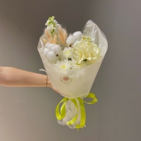 Букет с маттиолой и розой