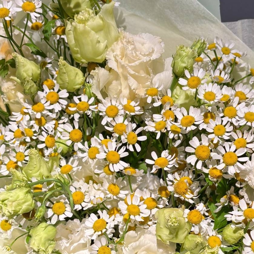 Дуо букет с эустомой  и танацетумами