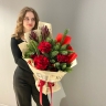 Сборный букет с нобилисом, розами и леукадендроном