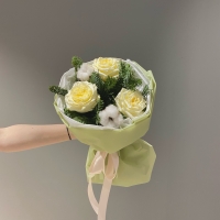 Мини букет с розой, нобилисом и хлопком