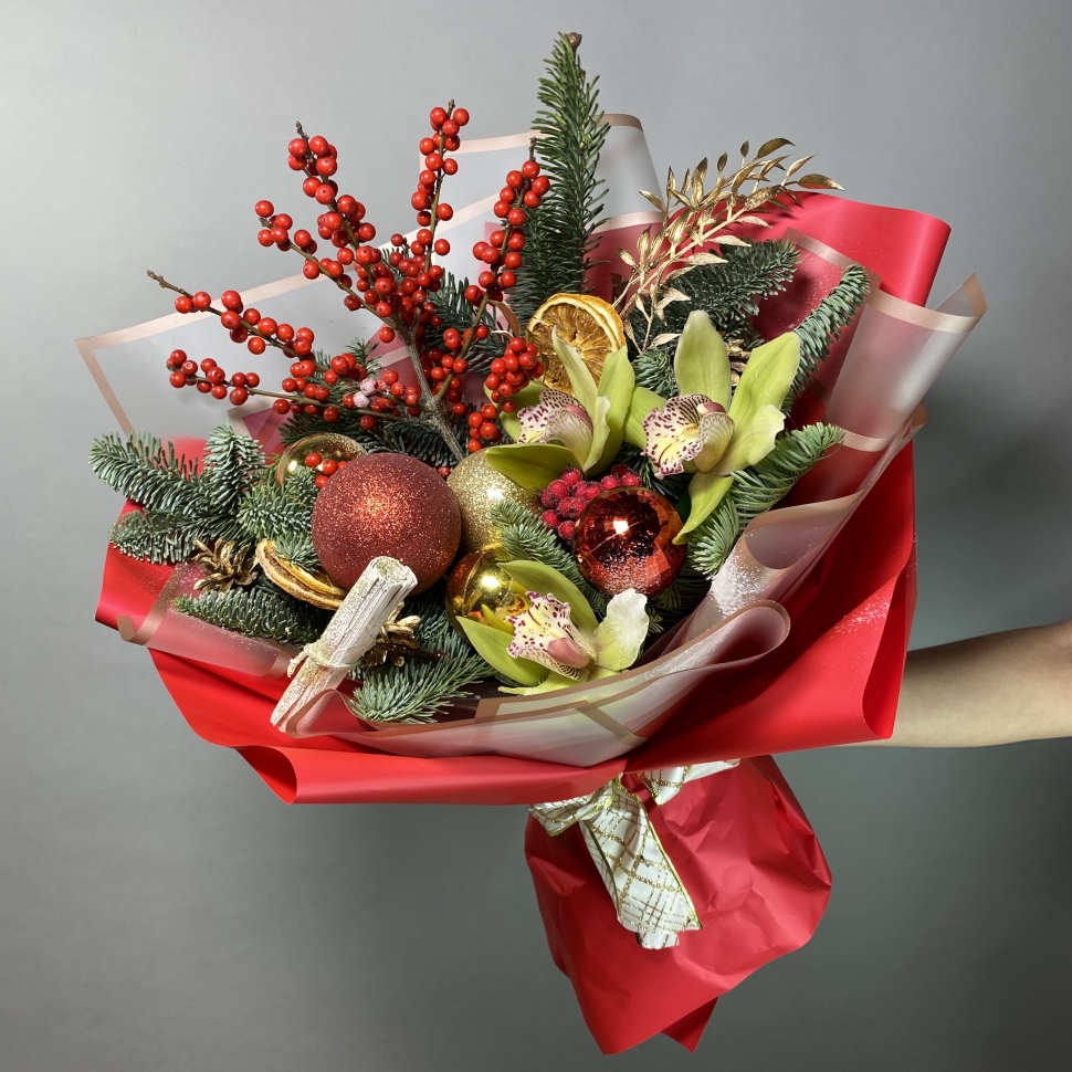 Новогодний букет с нобилисом и орхидеей