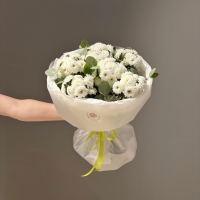 Монобукет из кустовой хризантемы и эвкалипта