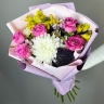 Букет с хризантемами и розами