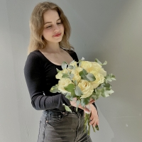 Букет невесты с розой и эвкалиптом