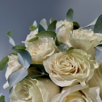 Букет невесты с розой и эвкалиптом