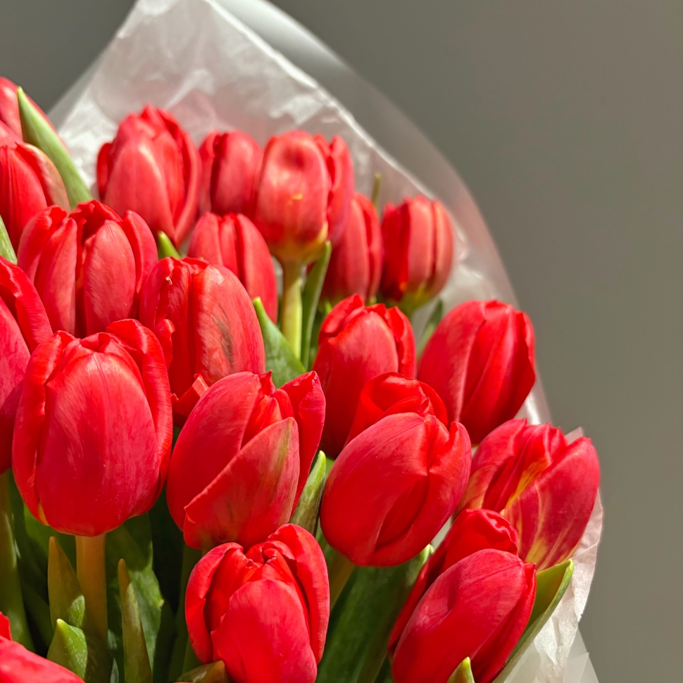 Монобукет из красных тюльпанов